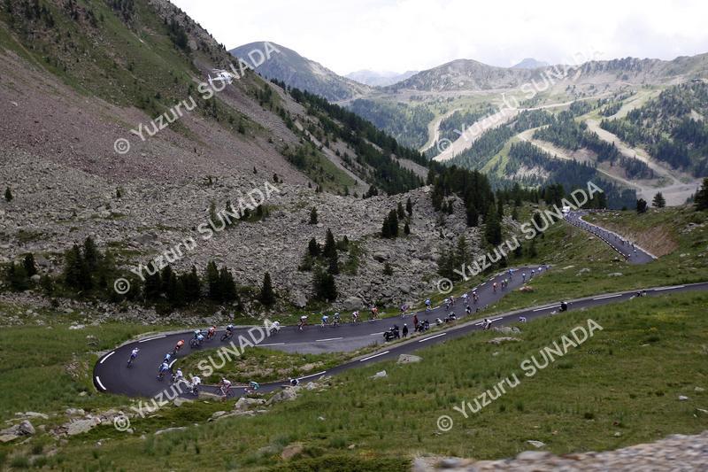 Peloton on Col de la Lombarde012p.jpg